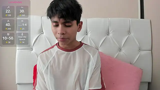 Snapshot of Ethan_Westt chatting on September 26, 2025, 9:10 pm Ethan Westt online show from September 26, 2025, 9:10 pm