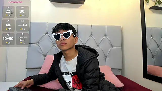 Snapshot of Ethan_Westt chatting on March 21, 2025, 5:34 pm Ethan Westt online show from March 21, 2025, 5:34 pm