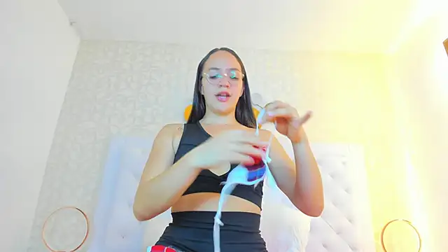 Snapshot of debora_scoot chatting on December 15, 2025, 10:54 am debora scoot online show from December 15, 2025, 10:54 am