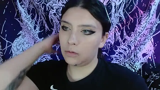 mikaskullcs online show from November 25, 2025, 10:32 pm