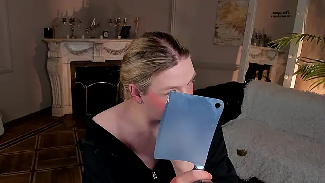 Snapshot of Jes_Solar chatting on February 12, 2026, 8:52 pm Jes Solar online show from February 12, 2026, 8:52 pm