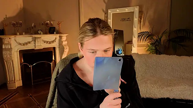 Snapshot of Jes_Solar chatting on January 17, 2026, 10:57 pm Jes Solar online show from January 17, 2026, 10:57 pm