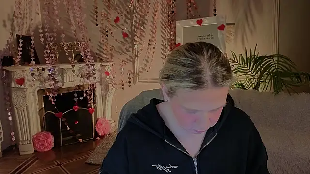 Snapshot of Jes_Solar chatting on February 20, 2026, 10:22 pm Jes Solar online show from February 20, 2026, 10:22 pm