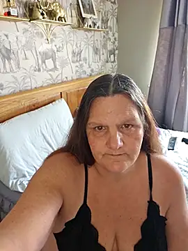 MissQueenBeex online show from October 24, 2025, 11:42 am