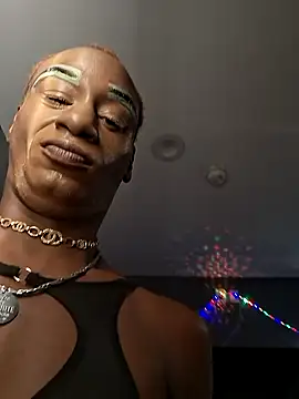 ItsBarbieBitcxxxx69 online show from October 25, 2025, 6:52 pm