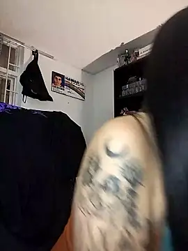 KARINNA  RAVEN online show from January 11, 2026, 1:12 am