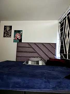 KARINNA  RAVEN online show from April 9, 2026, 10:49 pm