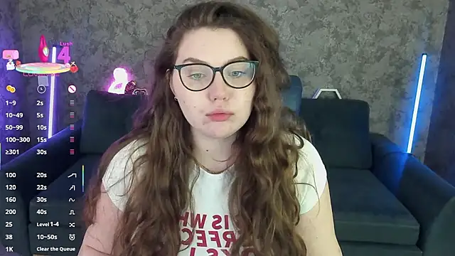 LuxSopphia online show from February 28, 2026, 8:58 am