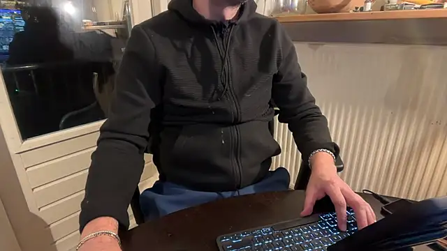 MaxiDimi online show from October 29, 2025, 10:09 pm