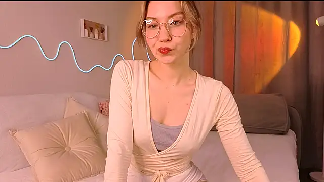 Lilo Sims online show from September 24, 2025, 9:16 am