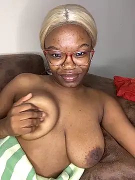 Snapshot of YummyMelanin117 chatting on February 23, 2026, 9:04 pm YummyMelanin117 online show from February 23, 2026, 9:04 pm