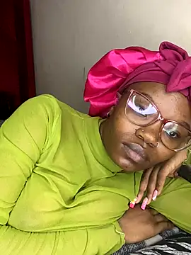 YummyMelanin117 online show from November 17, 2025, 8:13 pm