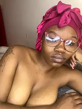 YummyMelanin117 online show from November 15, 2025, 6:39 am