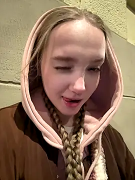 bambi lu online show from October 18, 2025, 5:48 pm