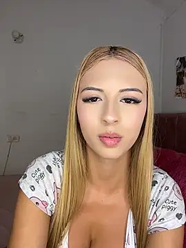 zaraquiinn online show from April 25, 2026, 12:35 am