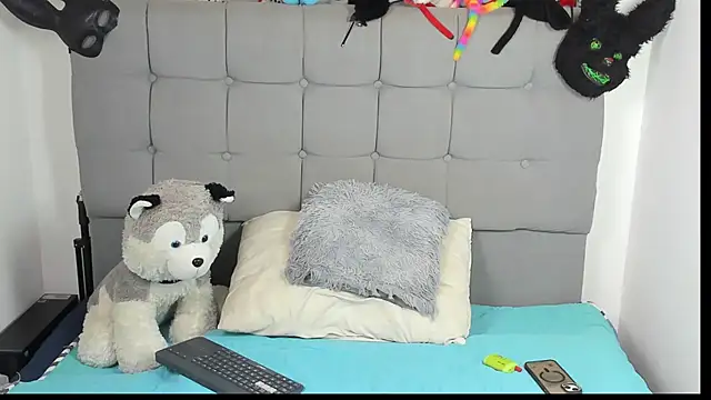 jeims hotboy online show from January 14, 2026, 3:54 am