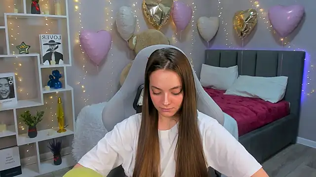 Snapshot of MelanieAlves chatting on February 13, 2026, 11:27 pm MelanieAlves online show from February 13, 2026, 11:27 pm