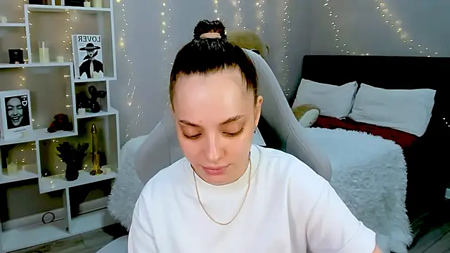 Snapshot of MelanieAlves chatting on February 7, 2026, 12:13 pm MelanieAlves online show from February 7, 2026, 12:13 pm