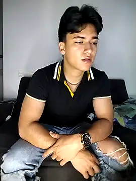 Snapshot of THE_LITTLE_LIAM chatting on October 9, 2025, 9:48 pm THE LITTLE LIAM online show from October 9, 2025, 9:48 pm