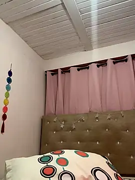 sofia8428 online show from November 5, 2025, 12:47 am