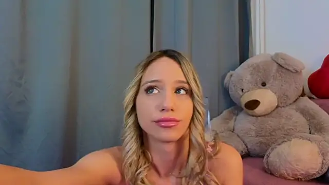MellisaKim online show from July 15, 2026, 9:22 pm