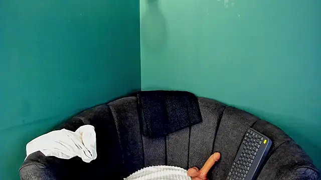 Elaine87  online show from October 14, 2025, 8:15 am