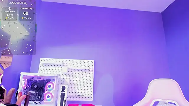 Elaine87  online show from September 19, 2025, 8:13 pm