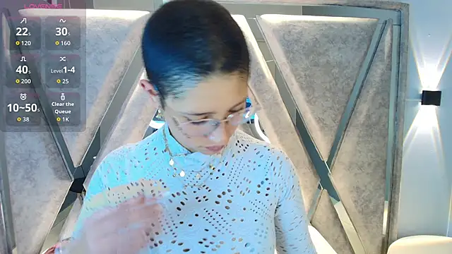 Elaine87  online show from September 24, 2025, 8:48 pm