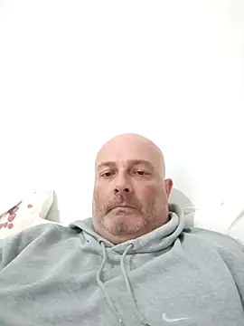 Alexis Bull online show from November 6, 2025, 6:12 pm