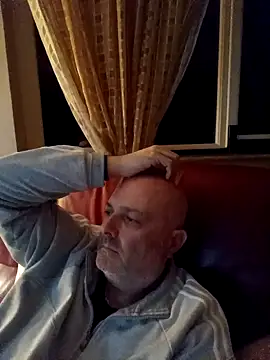 Alexis Bull online show from January 9, 2026, 11:33 pm