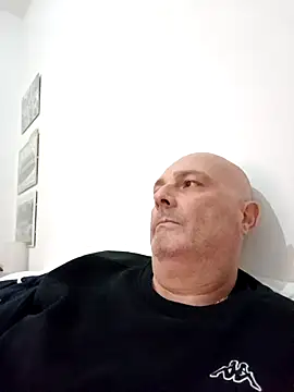 Alexis Bull online show from October 28, 2025, 4:50 pm