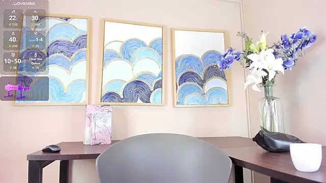 andrea xoe  online show from November 11, 2025, 11:16 am