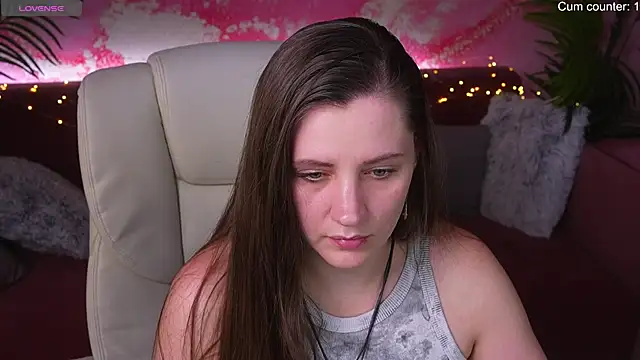 ValeryMurr online show from April 15, 2026, 7:07 pm