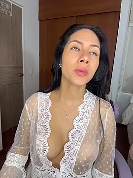 ArianaReynoldss online show from March 30, 2026, 5:36 pm