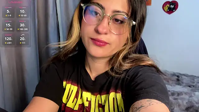 emma  bell  online show from October 1, 2025, 10:46 pm