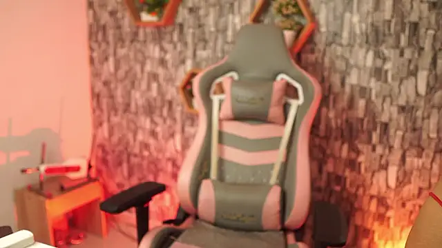 Snapshot of bonniie_98_ chatting on February 27, 2026, 8:30 pm bonniie 98 online show from February 27, 2026, 8:30 pm