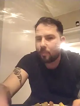 iunutmi online show from November 21, 2025, 10:09 pm