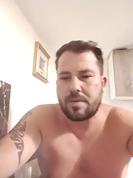 iunutmi online show from September 20, 2025, 8:47 pm