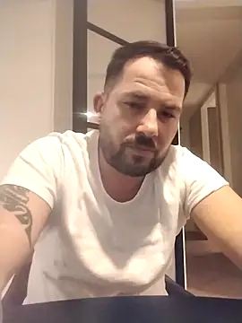 iunutmi online show from November 18, 2025, 6:33 pm