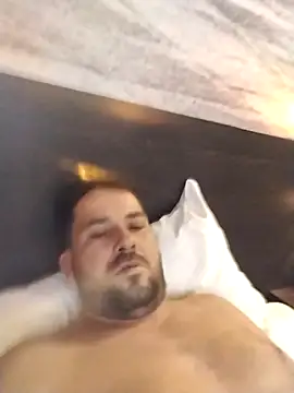 iunutmi online show from October 6, 2025, 7:36 pm