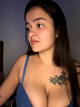 Manu 2002  online show from October 22, 2025, 1:49 am