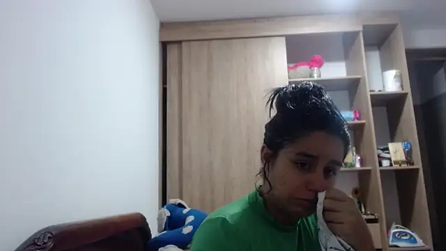 MeliSweet online show from April 8, 2026, 11:17 pm