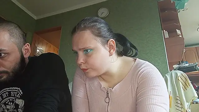 SweetPiggyx online show from April 23, 2026, 12:29 pm