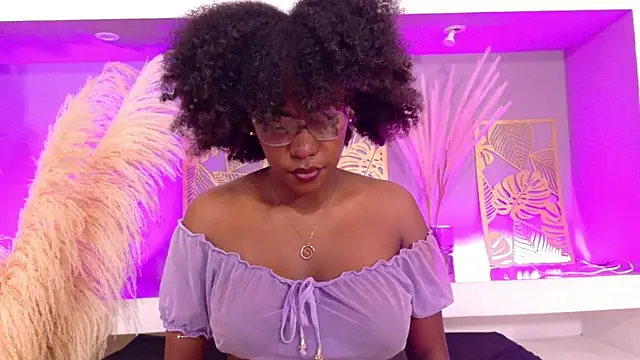 RachelStonne online show from November 24, 2025, 2:06 pm