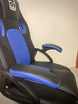 Monella123 online show from February 2, 2026, 5:45 pm