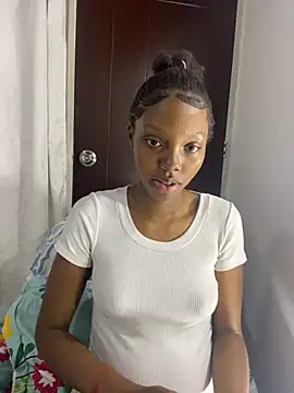 Meegannhill online show from November 13, 2025, 12:42 pm