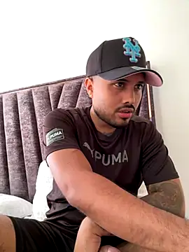 PapiStan online show from September 28, 2025, 6:04 pm