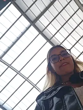 Pretty roxxyy online show from March 20, 2026, 2:40 pm