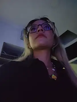 Pretty roxxyy online show from March 16, 2026, 11:14 am