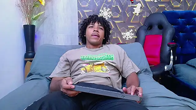 Snapshot of black_king_241 chatting on January 7, 2026, 3:33 am black king 241 online show from January 7, 2026, 3:33 am